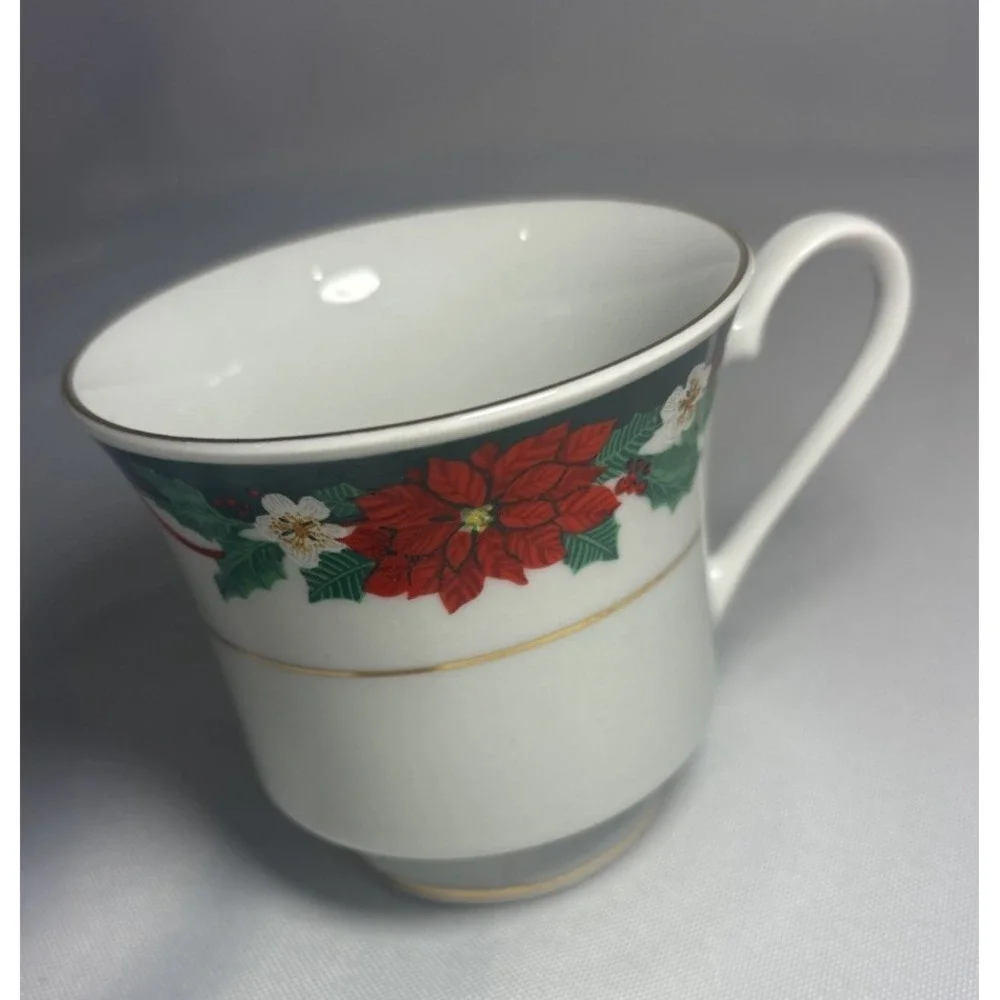 🎄Tienshan Fine China Deck the Halls Tea Cups and Saucers Set of‎ 3 Christmas